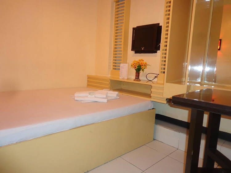 Paradise Apartelle1