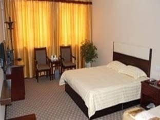 Wudangshan Yinjie Holiday Inn0