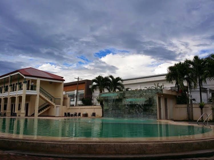 Dotties Place Hotel and Restaurant4