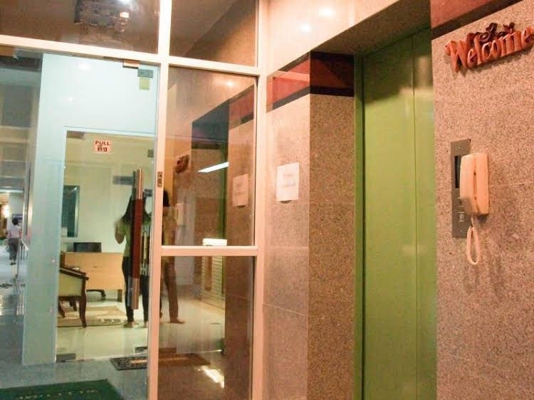 วี เพลส เรสซิเดนซ์ (V Place Residence)4