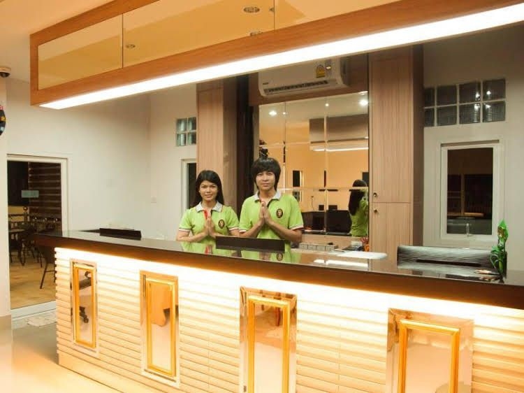 วี เพลส เรสซิเดนซ์ (V Place Residence)3