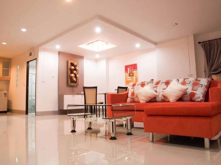 วี เพลส เรสซิเดนซ์ (V Place Residence)1
