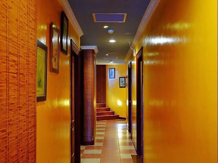 Romance Hostel1