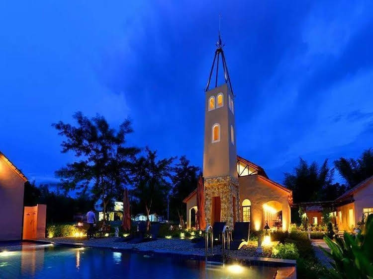 ลาโพรวองซ์ สวนผึ้ง โฮเต็ล (La Provence Suan Phung Hotel)0