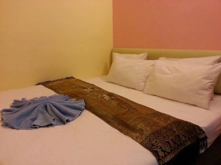Golden Lion Hotel3