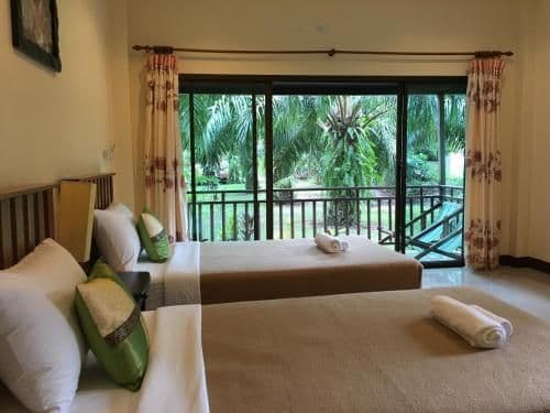 Twin Fan Bungalow with Garden View