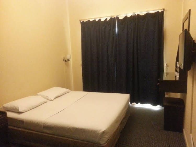 Royal Creek Hotel3