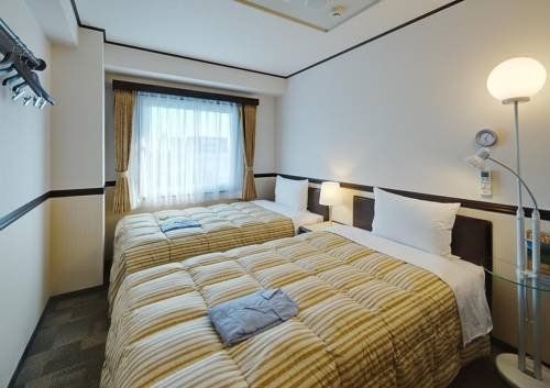 โทโยโกะ อินน์ ชิน-ยัตสึชิโระ เอกิมาเอะ (Toyoko Inn Shin-Yatsushiro Ekimae)1