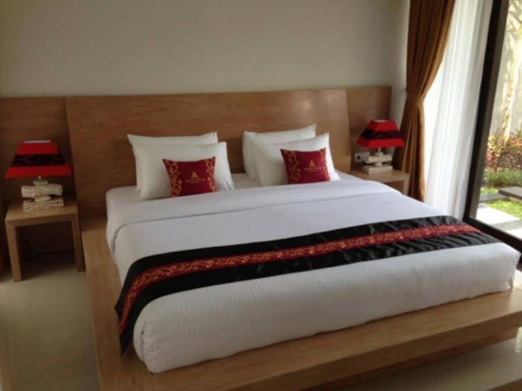 อกาตา วิลลา ซมีญะก์ (Agata Villas Seminyak)1
