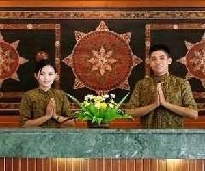 โรงแรมแกรนด์ เลกิ (Grand Legi Hotel)1