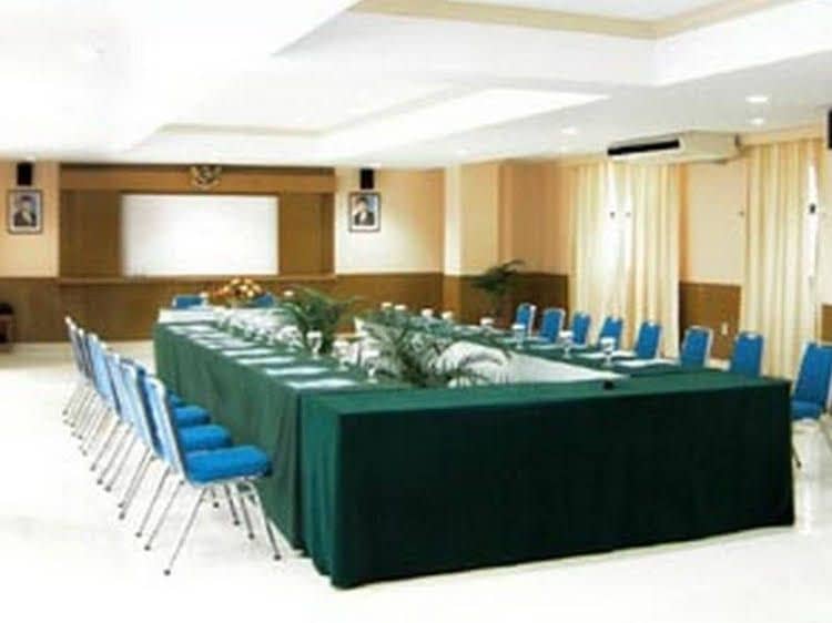 Hotel Alia Pasar Baru Hotel Alia Pasar Baru