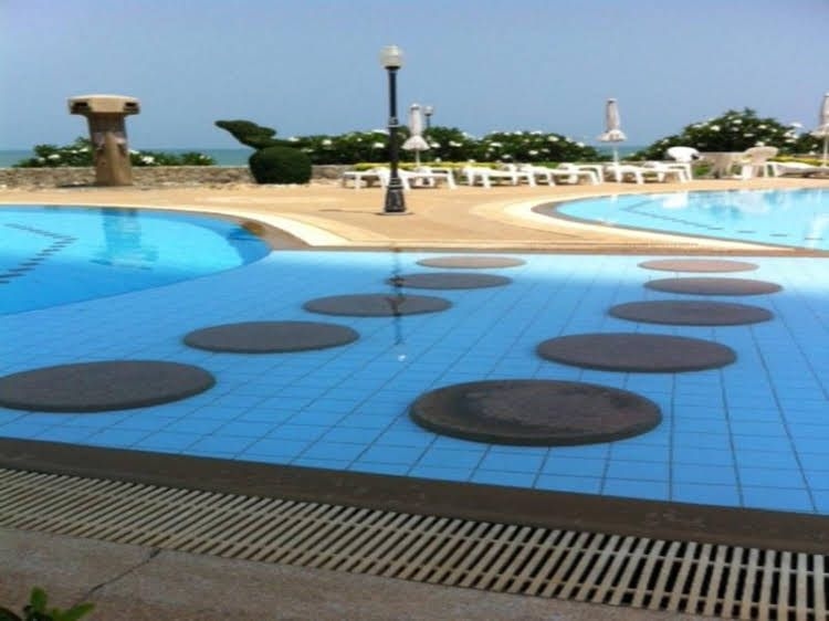 Cha-Am Beach Club Condo By O0