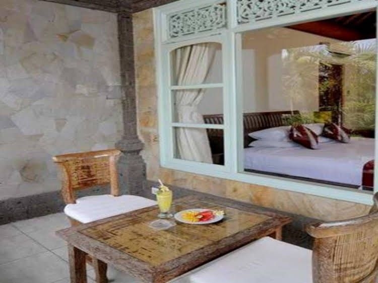 Nyoman Karsa Bungalow1
