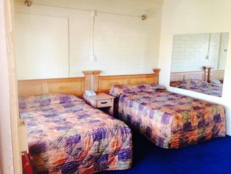 Oasis Motel2