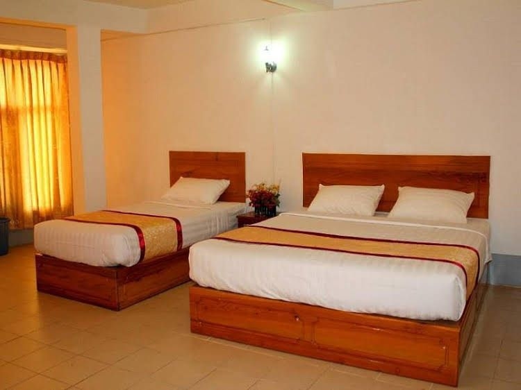 Naung Tong Hotel4