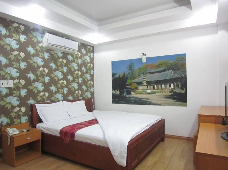 Tan Phu Khang Hotel3