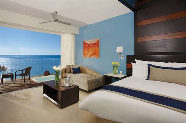 JUNIOR SUITE WITH JACUZZI