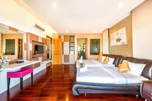 Family Suite One-Bedroom with Balcony