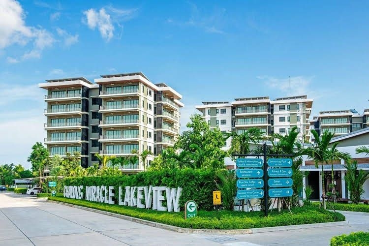ฉลอง มิราเคิล เลควิว รีสอร์ต แอนด์ สปา (Chalong Miracle Lakeview Resort & Spa)1