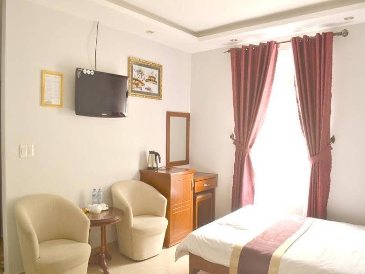 Xuan Long Hotel1