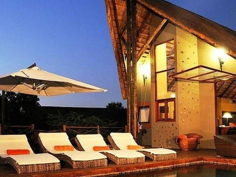 Pilanesberg Private Lodge4