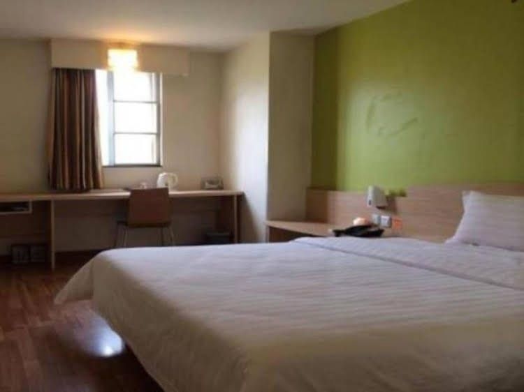7 Days Inn Gongbei Port Shop0