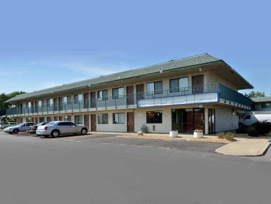Americas Best Value Inn & Suites-Blue Springs / Kansas City3