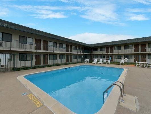 Americas Best Value Inn & Suites-Blue Springs / Kansas City2
