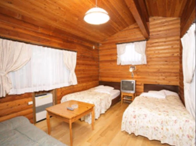 Cottage Inn Log-cabin3
