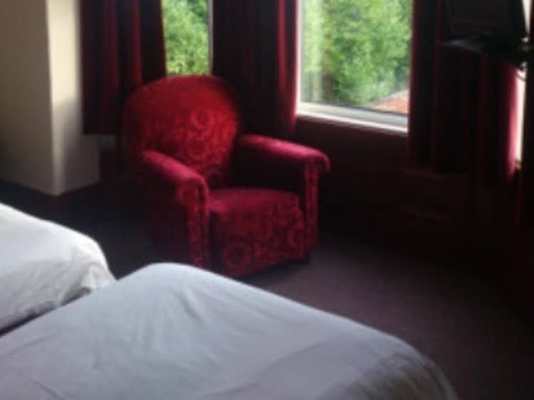 Elton Bank Hotel1
