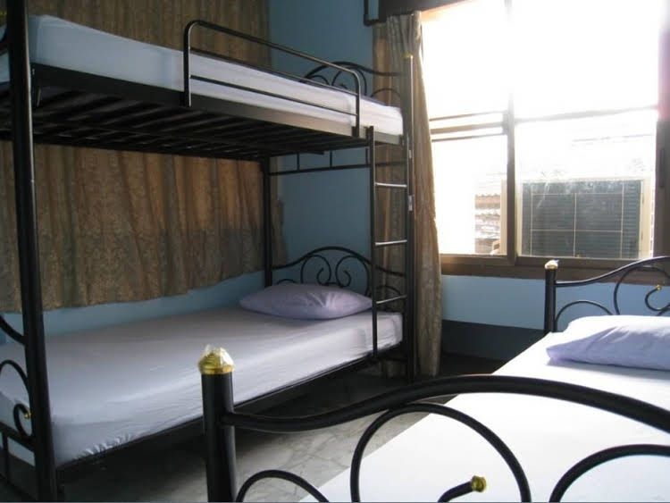 Full Hostel1