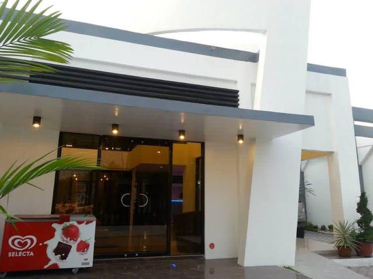 Dolyn Suites Dolyn Suites