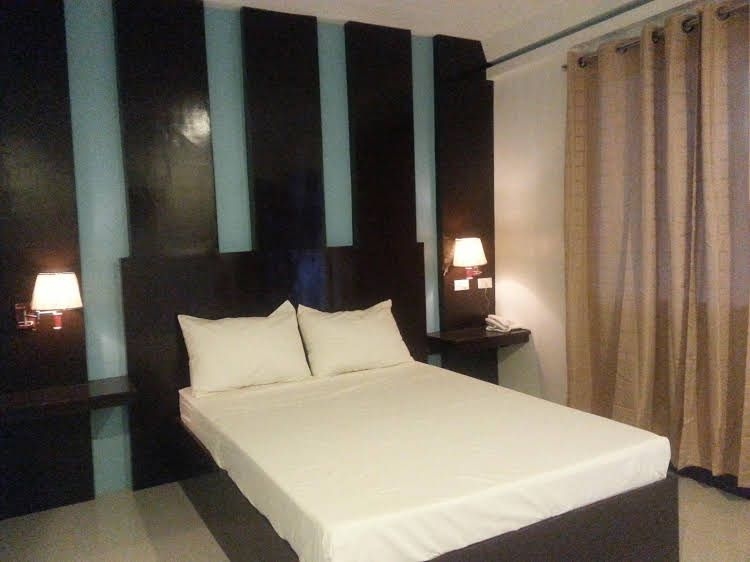 Dolyn Suites3