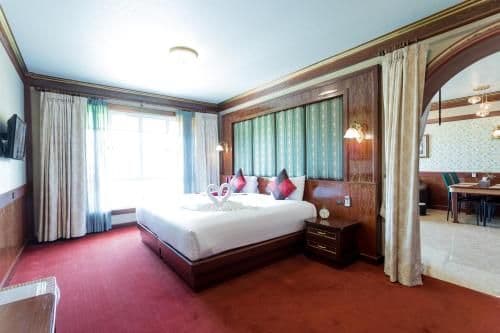 Suite with Pool View