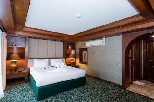 Suite with Spa Bath