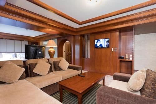 Suite with Spa Bath