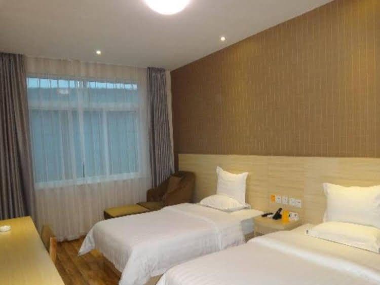 IU Hotel Chengdu Xinfan Furniture Garden Branch IU Hotel Chengdu Xinfan Furniture Garden Branch