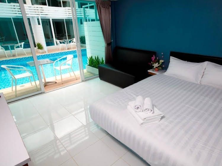 Pool House Service Residence0