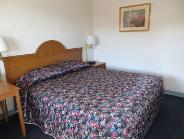 Skyline Motel1