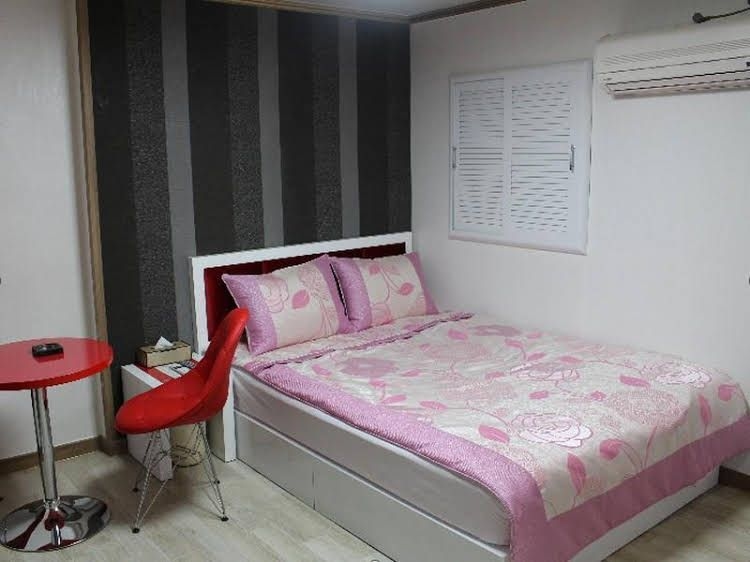 E-Motel0