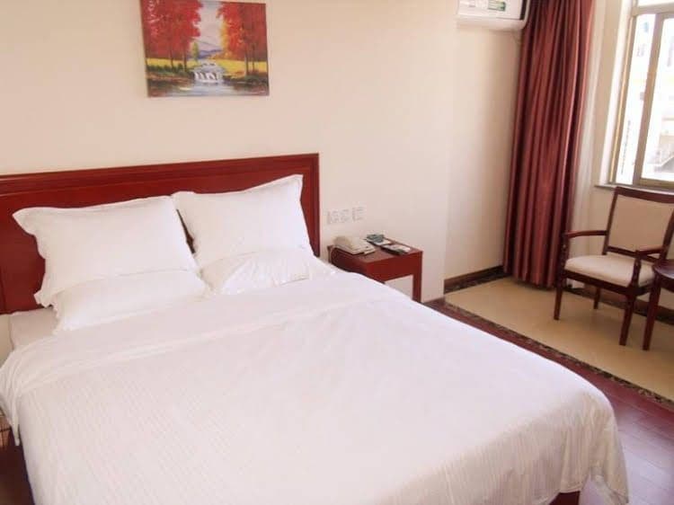 Greentree Inn Hainan Haikou East Train Station East Fengxiang Road Business Hotel Greentree Inn Hainan Haikou East Train Station East Fengxiang Road Business Hotel