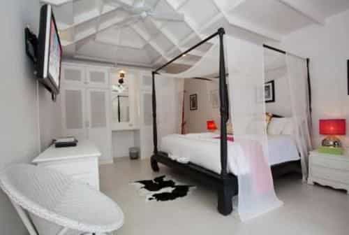 TAMARIND LAKE VILLA TAMARIND LAKE VILLA