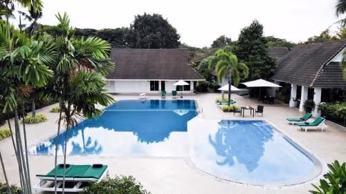 Six-Bedroom Villa