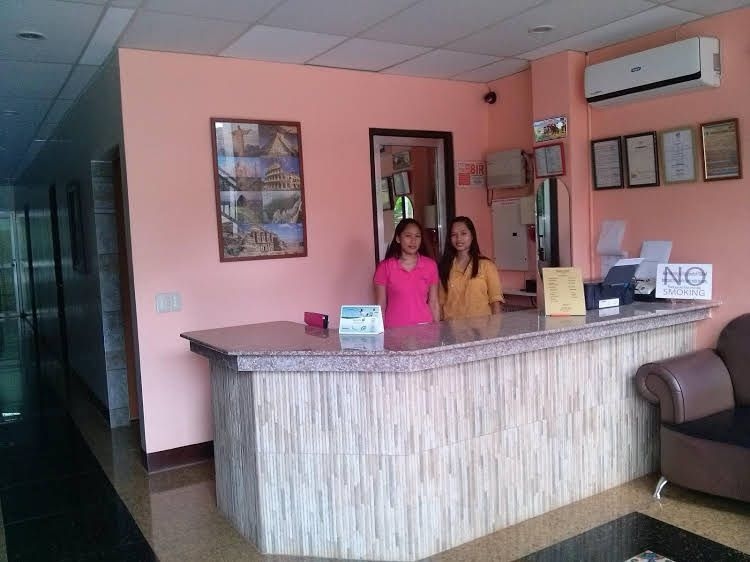 Chalton Hotel1