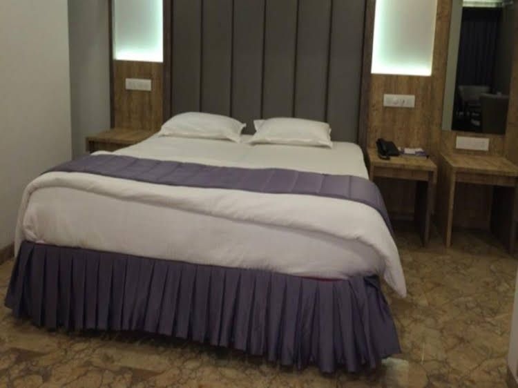 โรงแรมนิมมานตรณะ (Hotel Nimantran)1