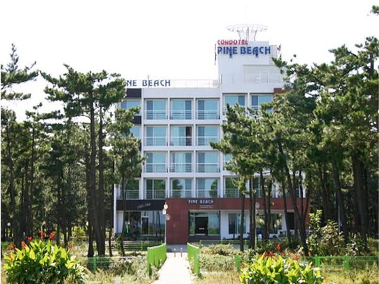 Pine Beach Condotel3