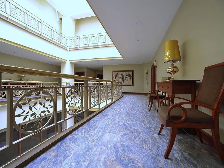 Paragon Hotel and Suites2