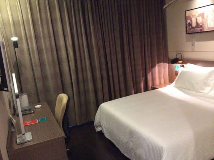Jinjiang Inn Shanghai Luxun Park Branch0