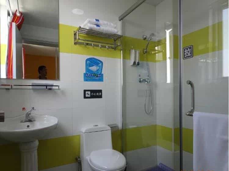 7 Days Inn Qingdao Huangdao West Coast Bus Terminal Branch 7 Days Inn Qingdao Huangdao West Coast Bus Terminal Branch