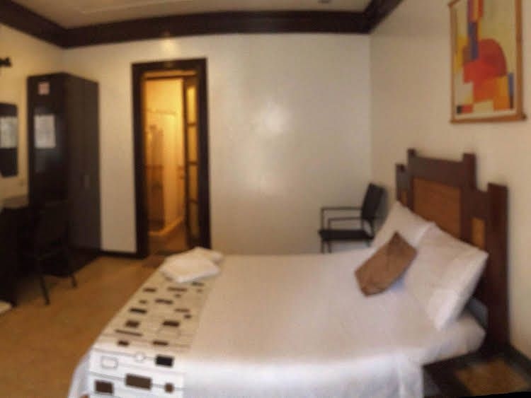 Sandals Inn1